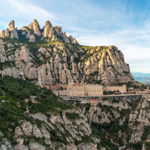 Ruta de Sant Jeroni en Montserrat: viaje sagrado de altura